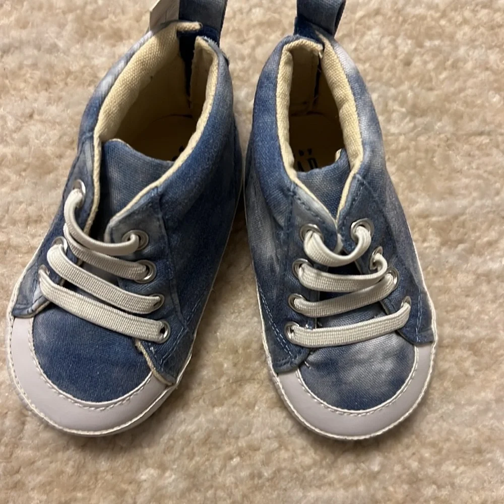 NWT Baby Gap Gender Neutral Blue & White Tie Dyed High Top Sneakers